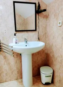 habitación BARAJAS - Coslada