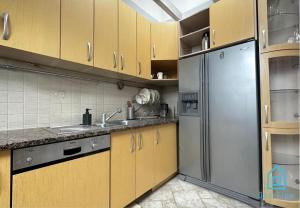 Gallery Room - Charming Place, 15 Minutes to Gdańsk Old Town & 5 Minutes to Seaside