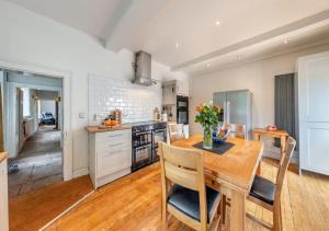 Luxury Country Escape with Hot Tub perfect for Friends and Families