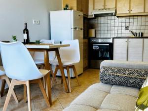 Son of the Beach Apartment - 20sec walk to beach