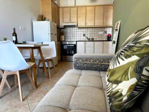 Son of the Beach Apartment - 20sec walk to beach