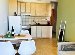 Son of the Beach Apartment - 20sec walk to beach