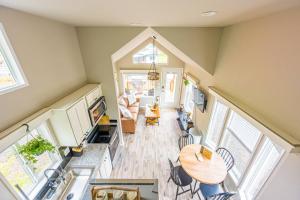 Rainforest Tiny Home Retreat 19