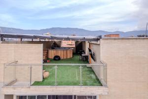 Apartamento en Laureles con piscina y parquedero 802