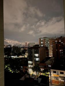 Apartamento en Laureles con piscina y parquedero 802