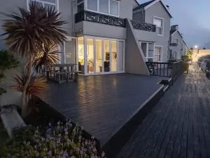 Coastal Life Jamaican Palms Marina Martinique - Aston Bay