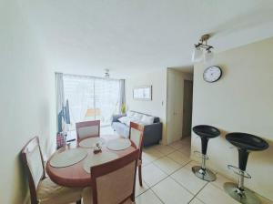 Depto A pasos de la playa-piscina-parking-lavadora-wifi-camas premiun-5pers