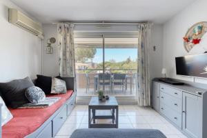 T2 in Lavandou - Residence with Swimming Pool