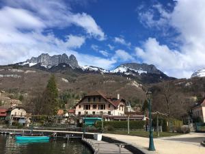 Appartements Le Comptoir de Sebastien - La Plage et Le Port - 2 duplex - 100m de la plage de Talloires : photos des chambres