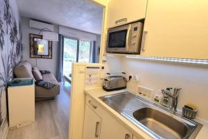 Studio "Bormes in Blue" in La Favière - Rated 3