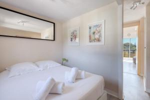 T3 duplex 18m2 terrace with sea view close to the beach