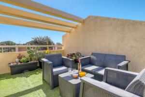 T3 duplex 18m2 terrace with sea view close to the beach
