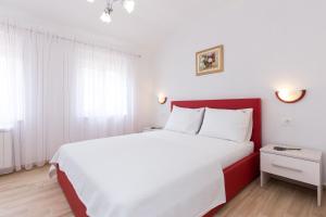 Villa Lavanda with relaxation spot of swimming pool in scented garden, outdoor terrace and barbecue