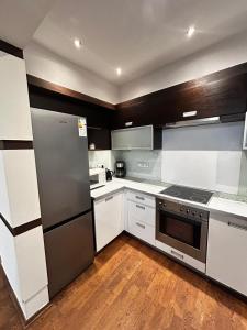 SILENT Main Market Square with AC