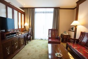 VIP Suite có Giường Phụ (VIP Suite with Extra Bed)