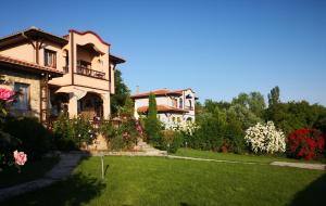 къщи за гости villa Momino