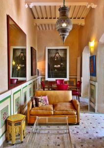 Sublime Riad dartiste au coeur de la médina dEssaouira