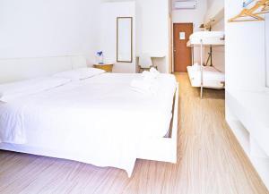 Quadruple Room with Balcony (2 Adults + 2 Children) room in Hotel Garni' Serena