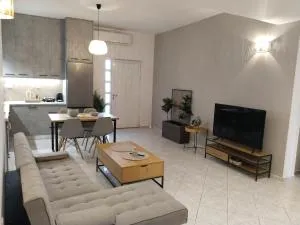 M & N Residence - Perama