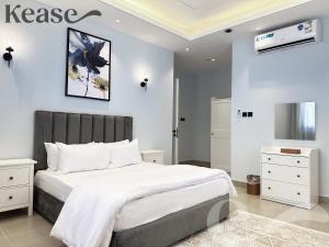 Kease Malqa - Royal Blackness