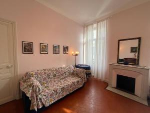 A005 Spacious and bright apt close to Croisette