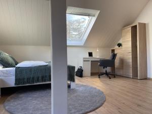 Gemütliches Mansarden-Apartment mit 2 Schlafzimmern & separater Küche