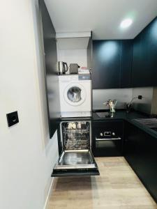 Arrifana Sunrise & Mountain View