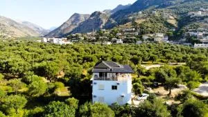 Villa Fortuna - Qeparoi i Sipërm