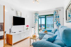 Stunning Marina & Sea Views Relax in Amarilla Golf LBR638