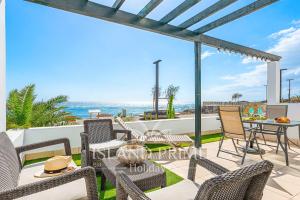 Stunning Marina & Sea Views Relax in Amarilla Golf LBR638