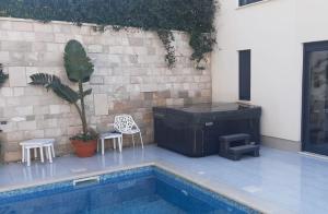 Luxury villa Blue Sky, private pool, breakfast