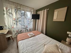 Hotels Brit Hotel des Halles : photos des chambres