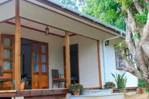 Very nice and friendly bungalow - Takamaka