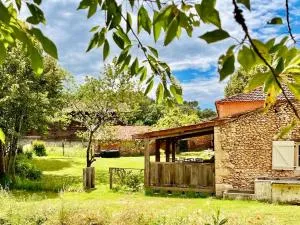 Studio pour 2 - jardin clôturé - grande terrasse couverte - Capdrot