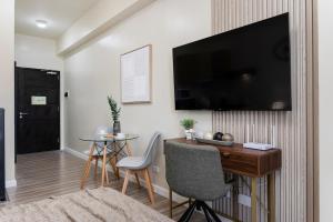 Furnished Studio Condo in Cebu IT Park with WiFi, Netflix and Pool Access