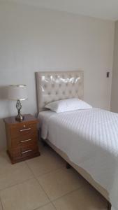 Depto de Lujo en Equipetrol en un solo piso, a 2 cuadras del Hotel Los Tajibos