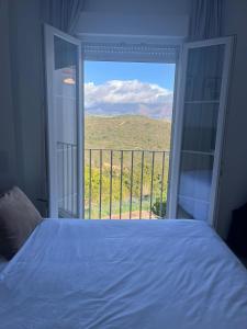New and Fresh 2 bedroom in Small Oasis RDR352