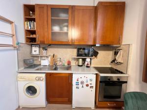 Budapest Central Cozy Studio w Working Space and WiFi