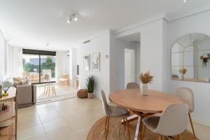 Ultimate Rentals - Terrace Apartment with Pool View near Golf & Beach - Sunset Golf