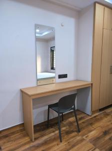 Swagan Home Stays Air Conditioned Deluxe ONE BED ROOM Studio Apartment