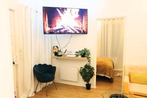 Maisonette 2 min du RER B free parking