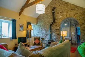 Cwt Mochyn Aberaeron - Cross Inn