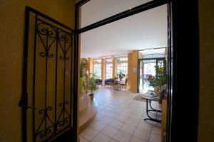 Hotels Logis Hotel de France : photos des chambres