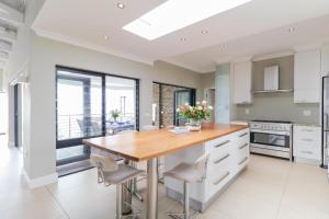 72 on Vyfer - family friendly whale watching