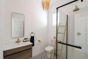 Efcharisto Seaside Cottage - Lower Beach Road
