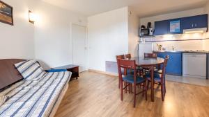 Appart'hotels Vacanceole - Appart'Vacances Pyrenees 2000 : photos des chambres