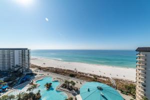 Edgewater 1-1212 Combees Penthouse HideAway