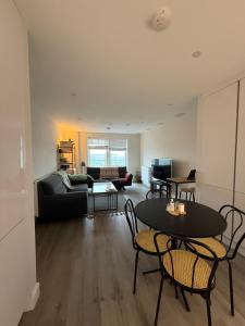 Private Room in Shared 3-Bedroom Apartment