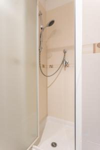 Emerald Wave - House on the beach with pool img20