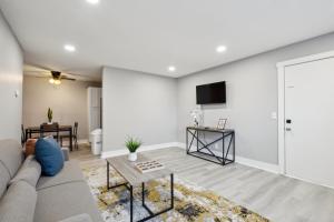 Brentwood C4 I Cozy & Comfy I 2Bd I Free Parking